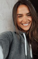 HELEN OWEN - Instagram Photos 12/01/2020