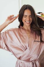 HELEN OWEN - Instagram Photos 12/01/2020