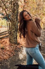 HELEN OWEN - Instagram Photos 12/01/2020