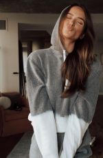 HELEN OWEN - Instagram Photos 12/08/2020