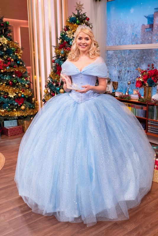 HOLLY WILLOGHBY at This Morning Show in London 12/11/2020