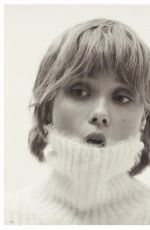 IVANNA SAKHNO in Elle Magazine, Ukraine December 2020