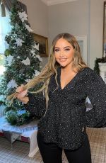 JACQUELINE JOSSA for Winter Wonderland Xmas Collection with In The Style 2020