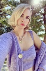 JANUARY JONES - Instagram Photos 11/30/2020