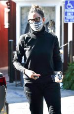 JENNIFER GARNER Out Shopping at Brentwood Mart 12/09/2020