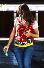 JENNIFER GARNER Wearing a Face Mask Out in Los Angeles 12/18/2020