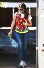 JENNIFER GARNER Wearing a Face Mask Out in Los Angeles 12/18/2020