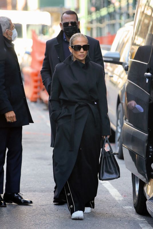 JENNIFER LOPEZ and Alex Rodriguez Leaves Their Apartment in New York 12/10/2020