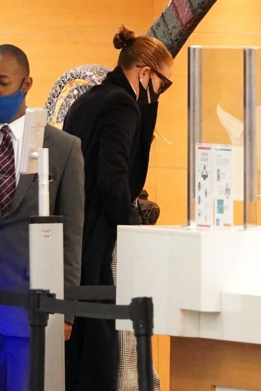 JENNIFER LOPEZ Arrives at an Office in Los Angeles 12/15/2020