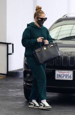 JENNIFER LOPEZ Arrives at Dermatologist Appointment in Beverly Hills 12/19/2020