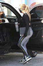 JENNIFER LOPEZ Heading to a Gym in Miami 12/03/2020