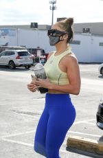 JENNIFER LOPEZ in Tights Arrives at a Gym in Miami 12/23/2020