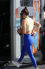 JENNIFER LOPEZ in Tights Arrives at a Gym in Miami 12/23/2020