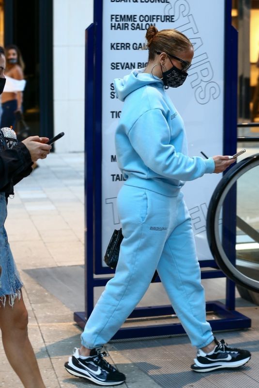 JENNIFER LOPEZ Out and About in Miami 12/22/2020