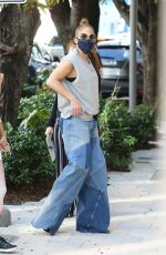 JENNIFER LOPEZ Out Shopping in Miami 12/22/2020