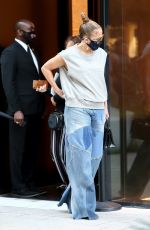 JENNIFER LOPEZ Out Shopping in Miami 12/22/2020