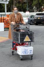 JESSICA ALBA Shopping at Bristol Farms in Beverly Hills 12/24/2020
