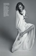 JESSICA CHASTAIN in Harper