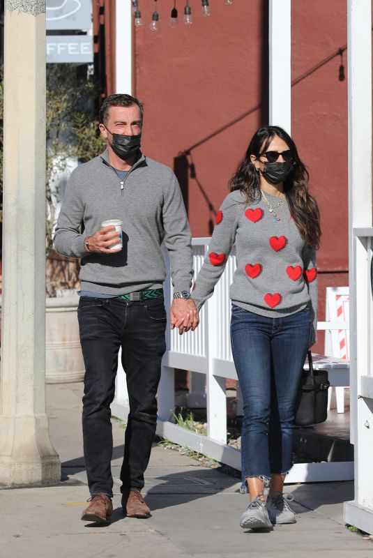 JORDANA BREWSTER and Andrew at Blue Bottle Coffee in Brentwood 12/22/2020