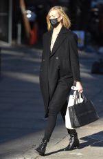 KARLIE KLOSS Out and About in New York 12/10/2020