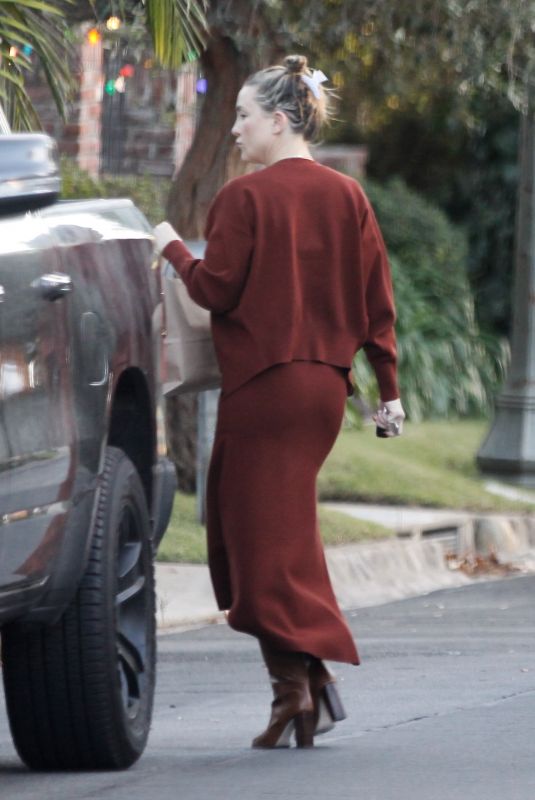 KATE HUDSON Visit Her Mother Goldie Hawns on Christmas Day 12/25/2020