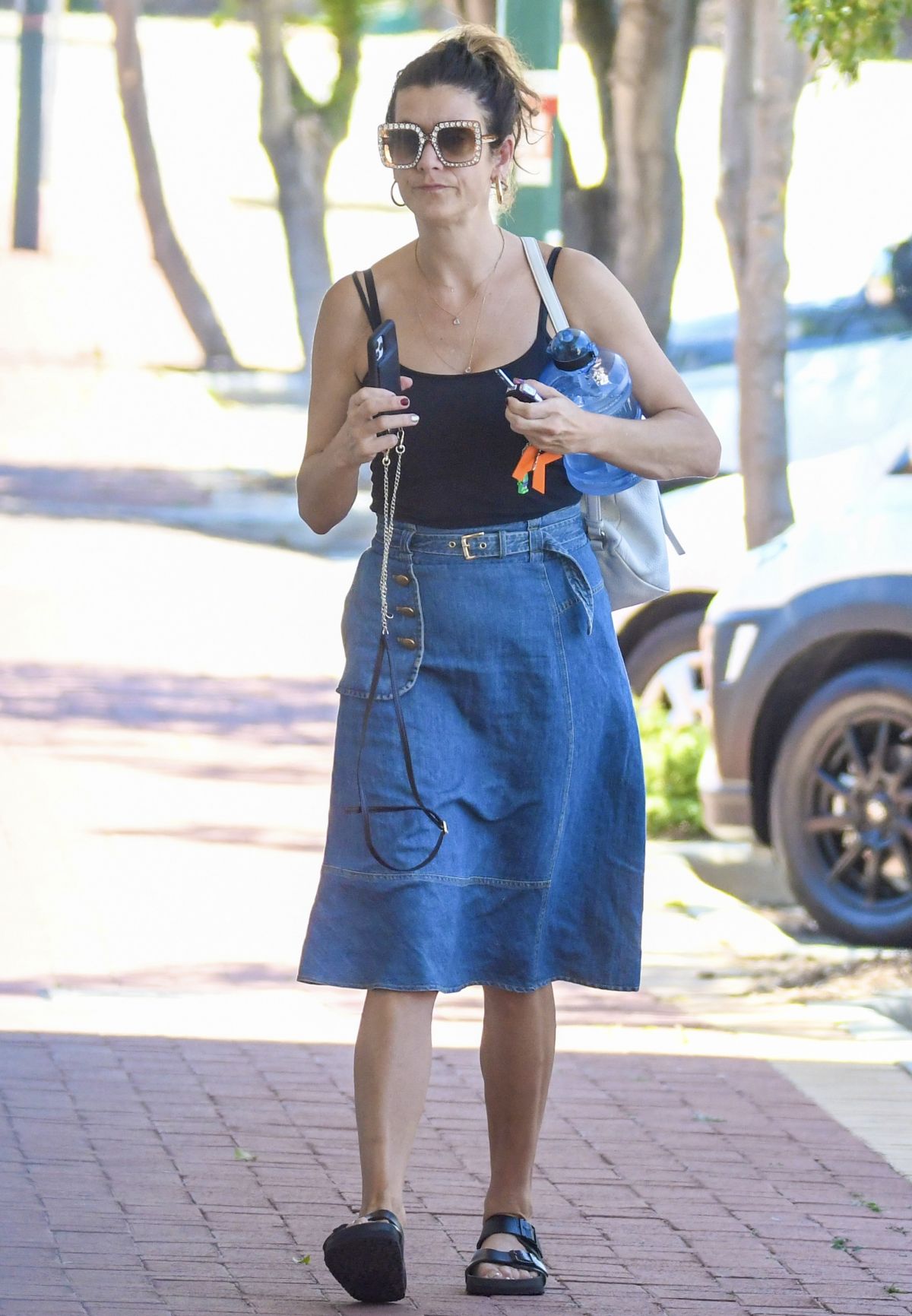 kate-walsh-out-and-about-in-perth-12-20-2020-6.jpg