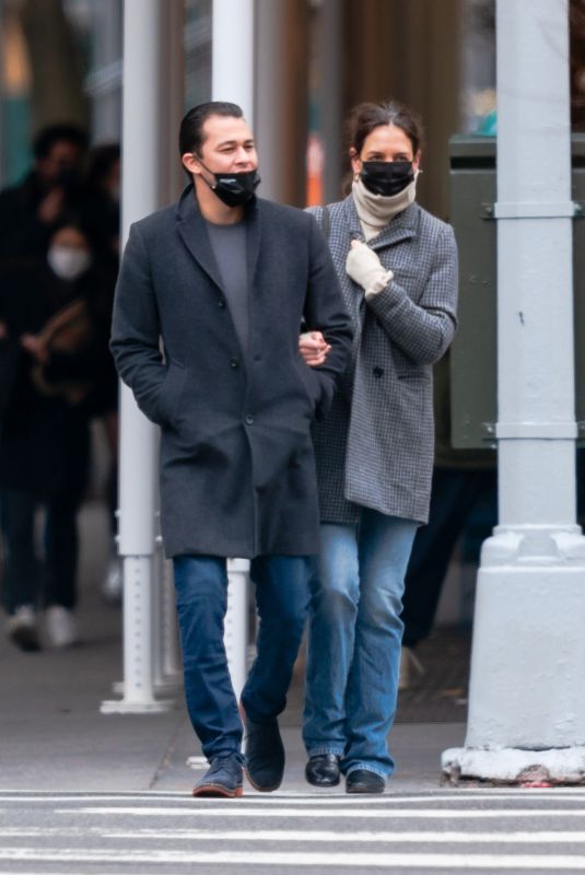 KATIE HOLMES and Emilio Vitolo Jr Heading to a Museum in New York 12/01/2020