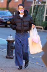 KATIE HOLMES Leaves Little Cupcake Bakeshop in New York 12/10/2020