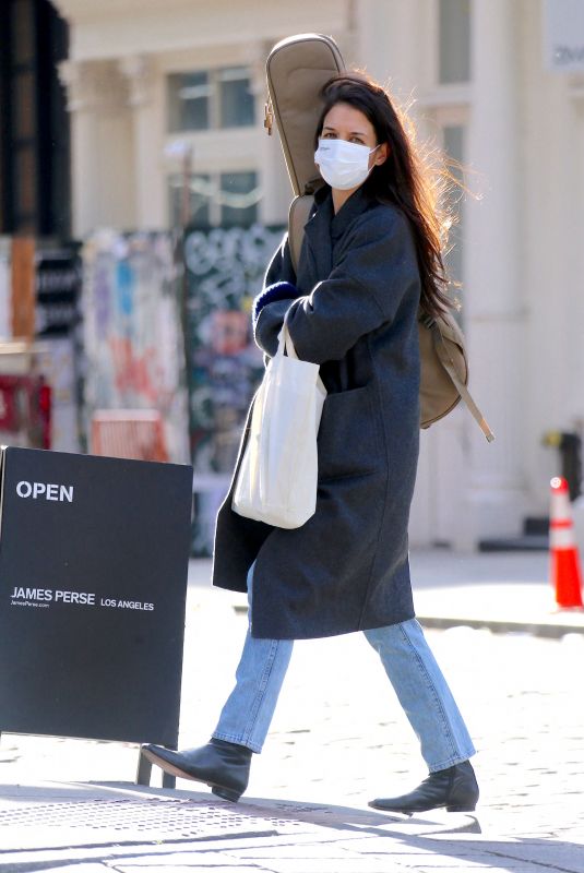 KATIE HOLMES Out for Christmas Shopping in New York 12/15/2020