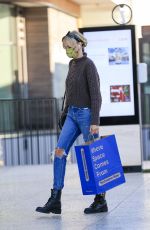 KIMBERLY STEWART Shopping at Container Store in Los Angeles 12/01/2020
