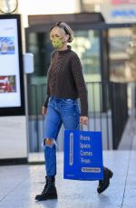 KIMBERLY STEWART Shopping at Container Store in Los Angeles 12/01/2020