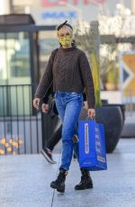 KIMBERLY STEWART Shopping at Container Store in Los Angeles 12/01/2020