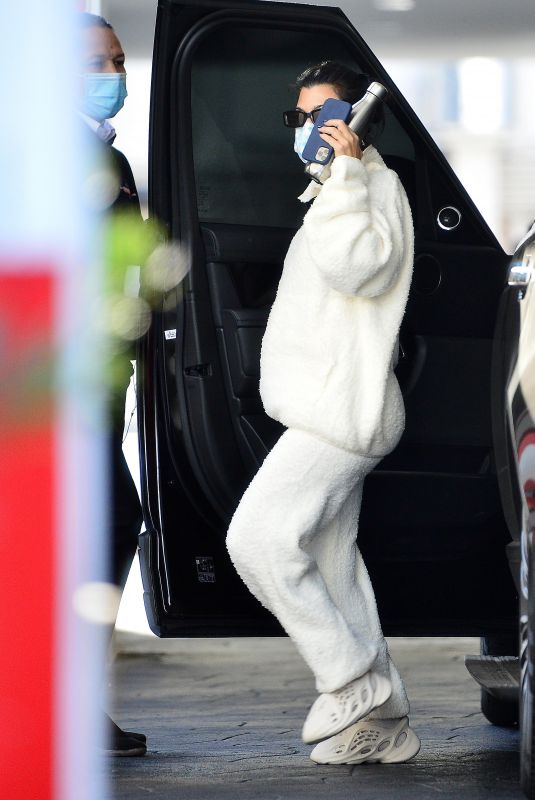 KOURTNEY KARDASHIAN Out in Beverly Hills 12/10/2020