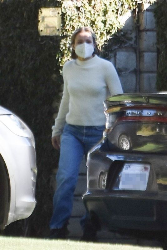 KRISTEN BELL Outside Her Home in Los Feliz 12/19/2020