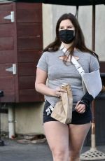 LANA DEL REY Leaves Hugo