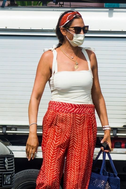 LAUREN SILVERMAN Out Shopping in Barbados 12/21/2020