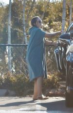 LEIGHTON MEESTER After Surfing session in Malibu 12/09/2020