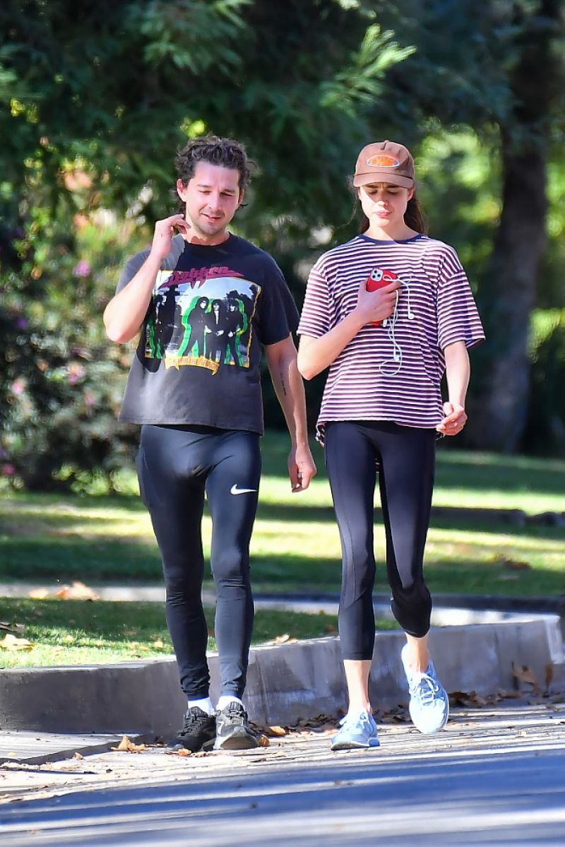 margaret-qualley-and-shia-labeouf-out-jogging-in-pasadena-12-20-2020-9.jpg