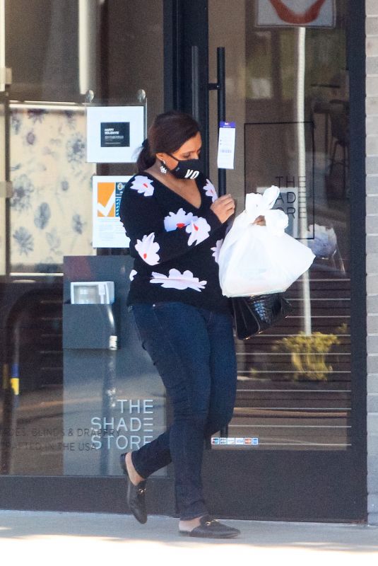 MINDY KALING Out Shopping on Christmas Day in West Hollywood 12/25/2020