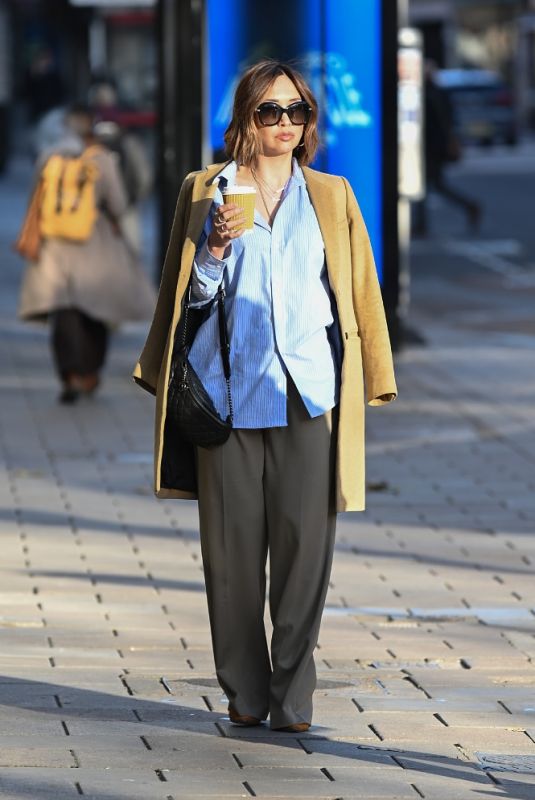 MYLEENE KLASS Arrives at Smooth FM in London 12/01/2020