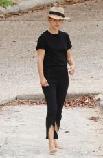 NATALIE PORTMAN Out at Nielsen Park in Sydney 12/19/2020