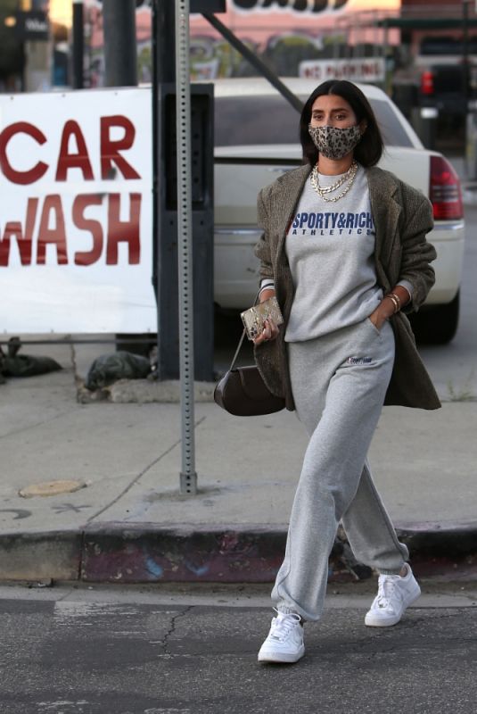 NICOLE WILLIAMS Out and About in Los Angele 12/09/2020