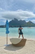 PARIS HILTON on Holiday in Bora Bora 11/05/2020