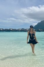 PARIS HILTON on Holiday in Bora Bora 11/05/2020