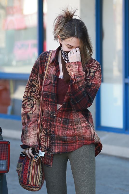 PARIS JACKSON Leavews a Petco Store in Santa Monica 12/01/2020