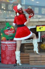 PHOEBE PRICE as Mrs. Claus Shopping at Ralphs 12/01/2020