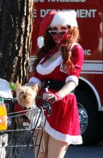 PHOEBE PRICE as Mrs. Claus Shopping at Ralphs 12/01/2020
