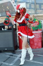 PHOEBE PRICE as Mrs. Claus Shopping at Ralphs 12/01/2020