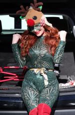 PHOEBE PRICE at Parking lot of Petco in Los Angeles 12/10/2020
