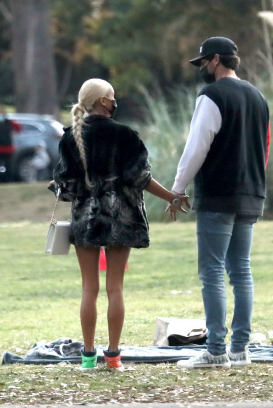 PIA MIA PEREZ and Tyler Wade Out at a Park in Los Angeles 12/09/2020